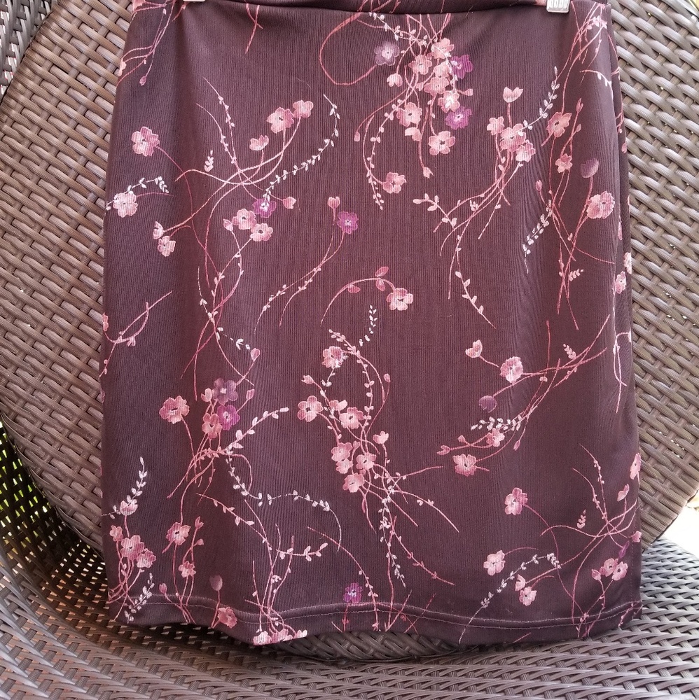 Darling floral print skirt